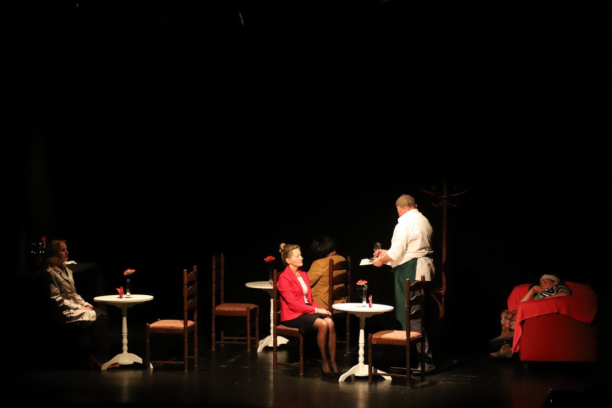 teatr-verbum-z-kolejna-premiera-100707