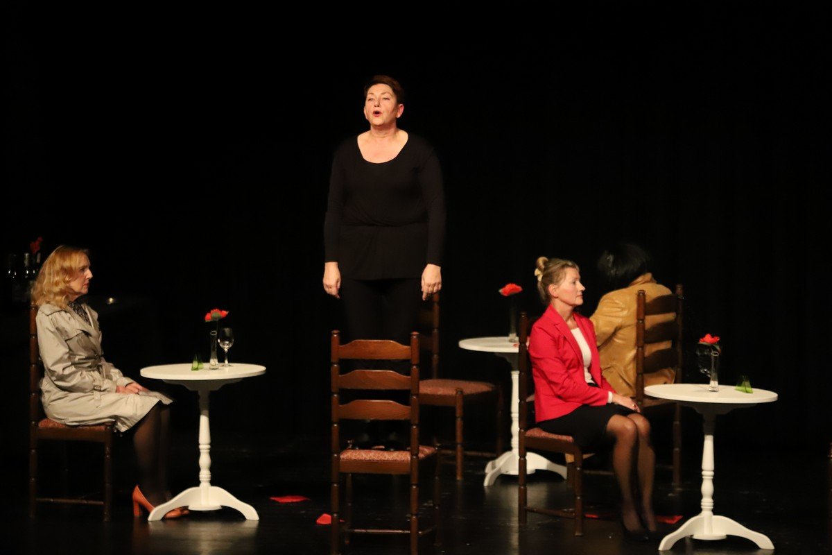 teatr-verbum-z-kolejna-premiera-100707