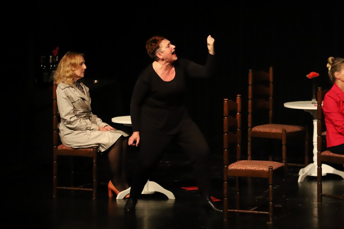teatr-verbum-z-kolejna-premiera-100707