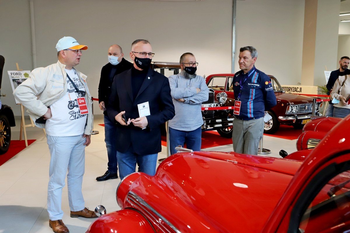 kawa-historii-w-muzeum-motoryzacji-100968