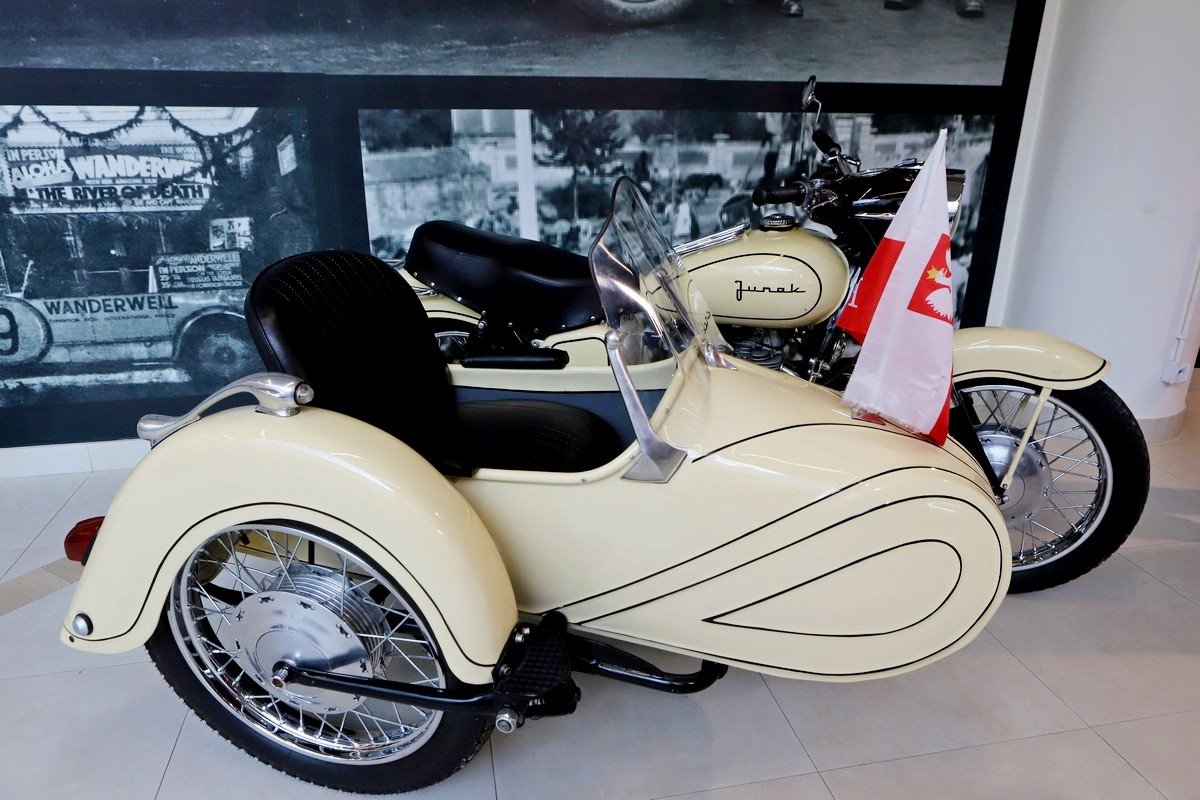 kawa-historii-w-muzeum-motoryzacji-100968