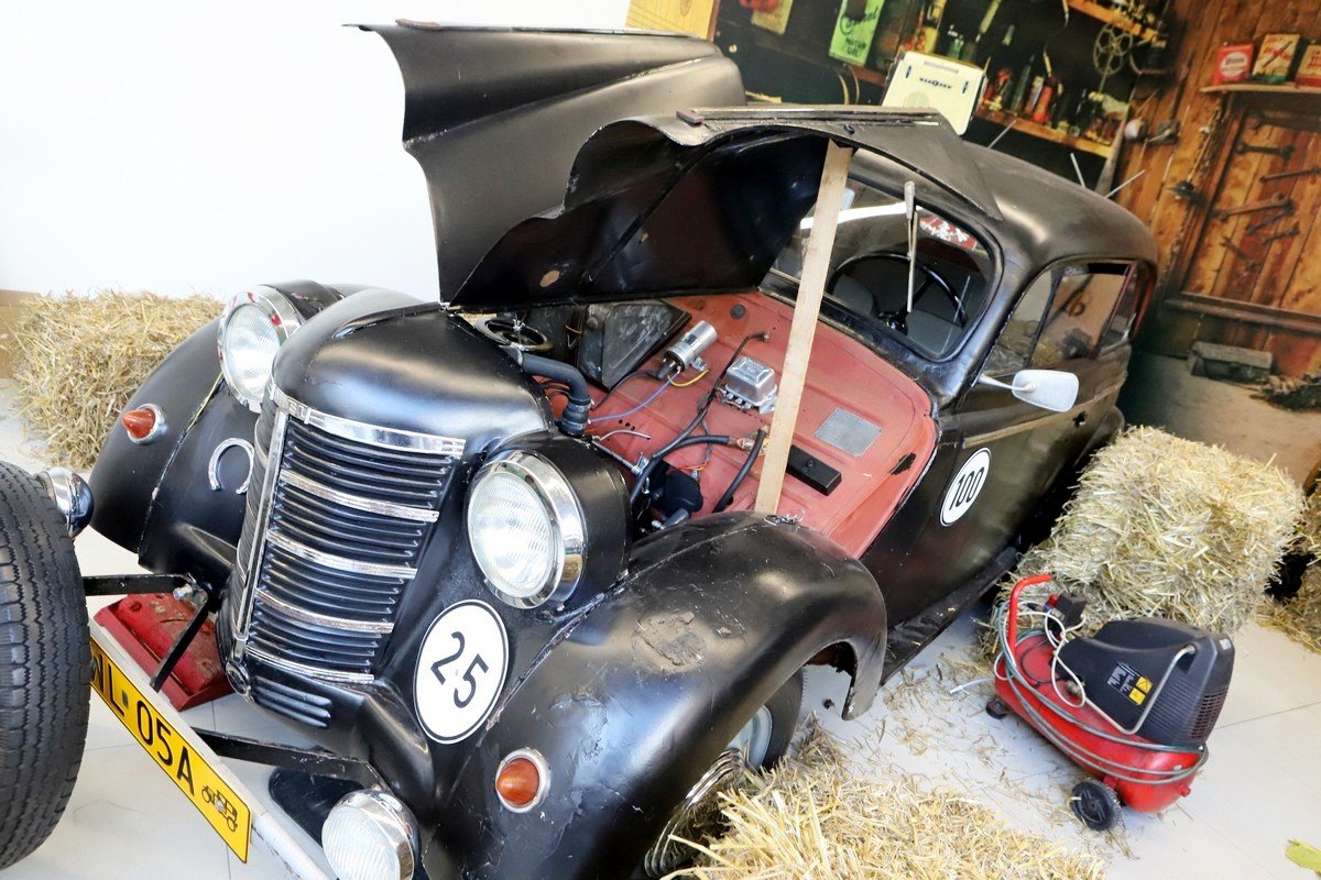 kawa-historii-w-muzeum-motoryzacji-100968