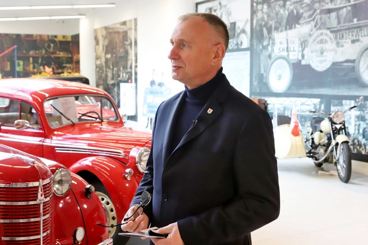 kawa-historii-w-muzeum-motoryzacji-100968