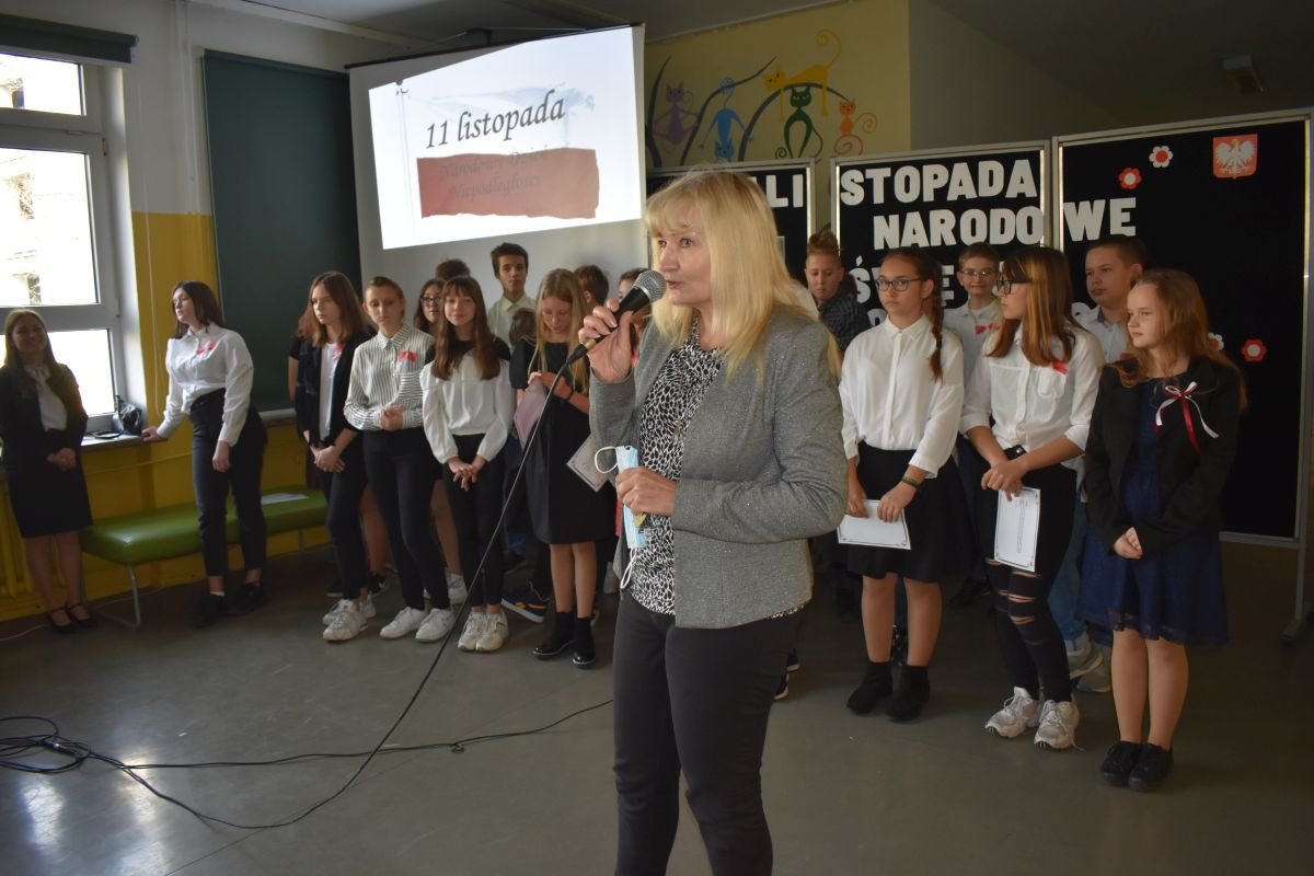 hymn-dla-niepodlegej-100983