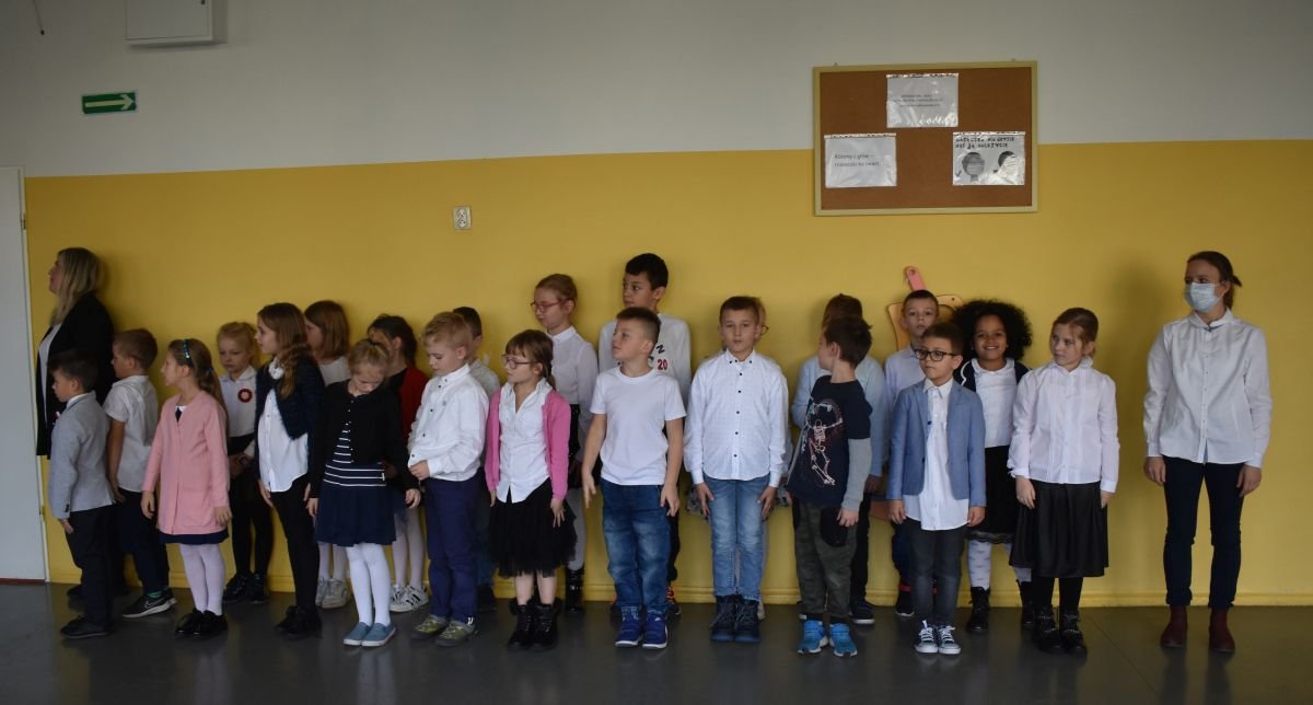 hymn-dla-niepodlegej-100983