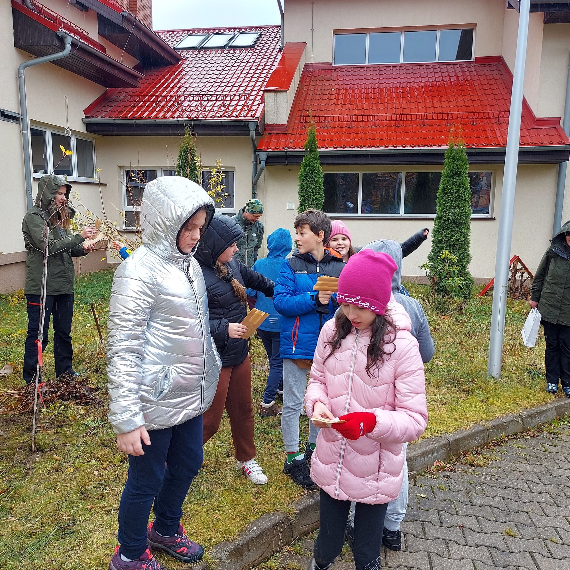 szkolny-sad-powstaje-pod-szrenica-101047
