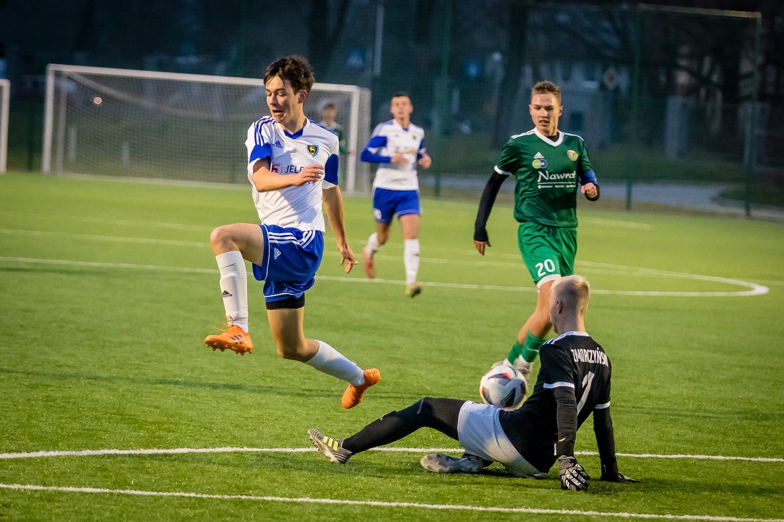 w-osabieniu-utrzymali-prowadzenie-i-wygrali-ze-slaskiem-101050