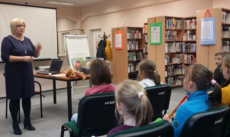 dzien-pluszowego-misia-w-bibliotece-pedagogicznej-101298