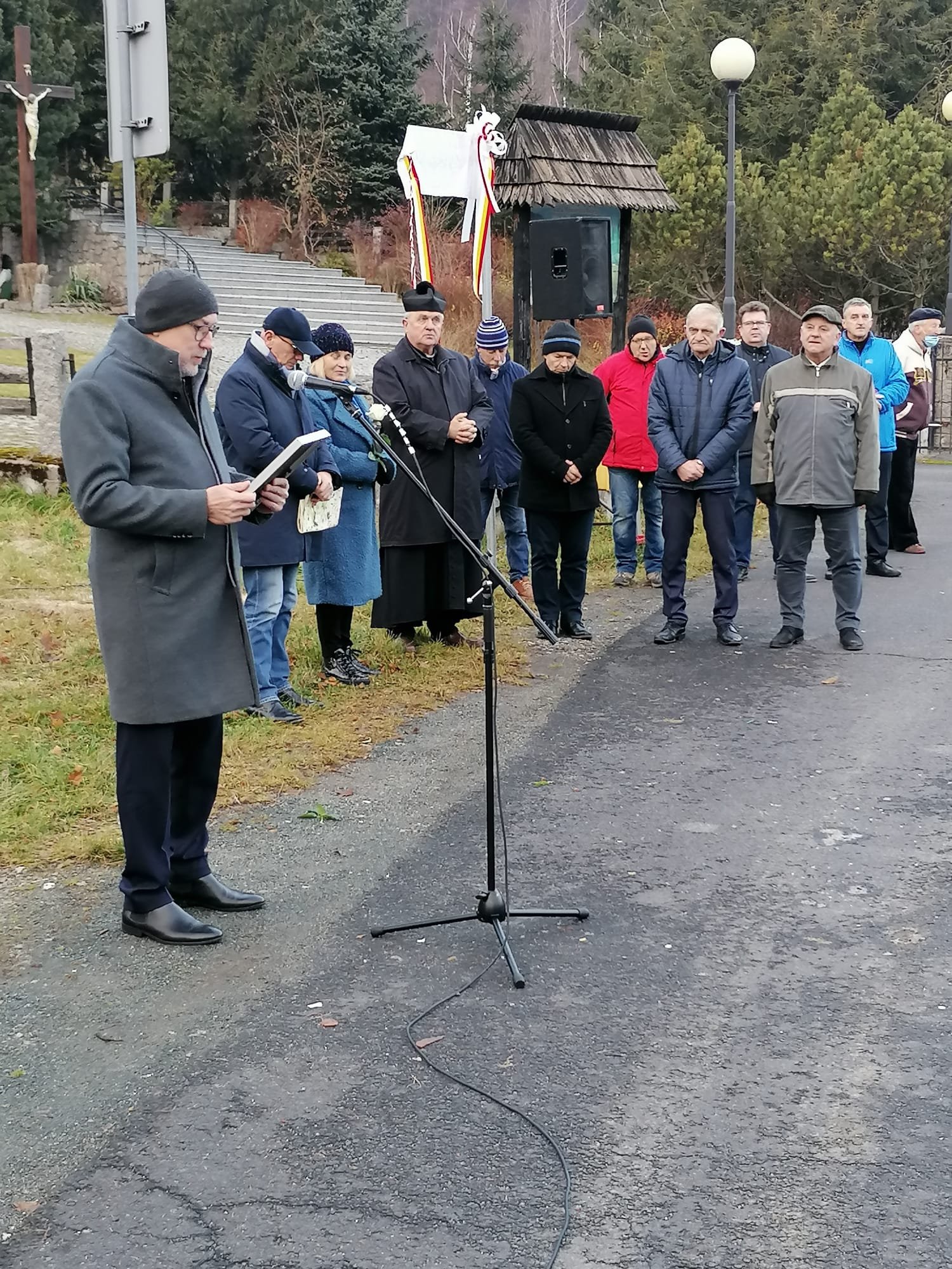 ksiadz-kubek-patronem-placu-przy-kosciele-101325
