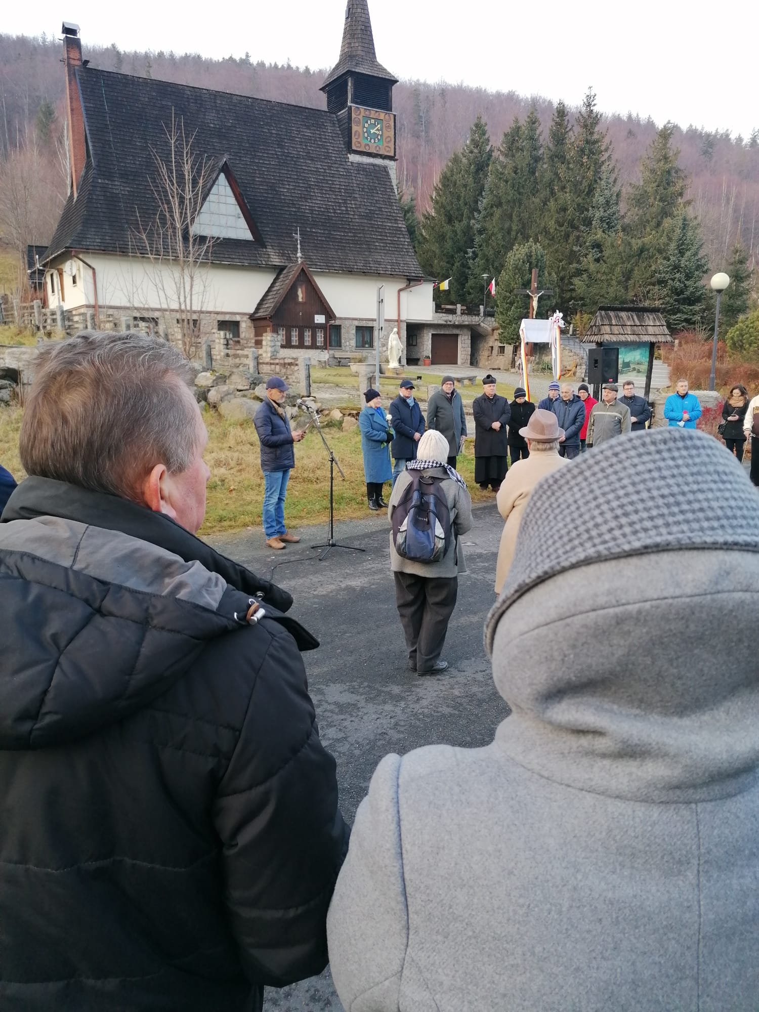 ksiadz-kubek-patronem-placu-przy-kosciele-101325