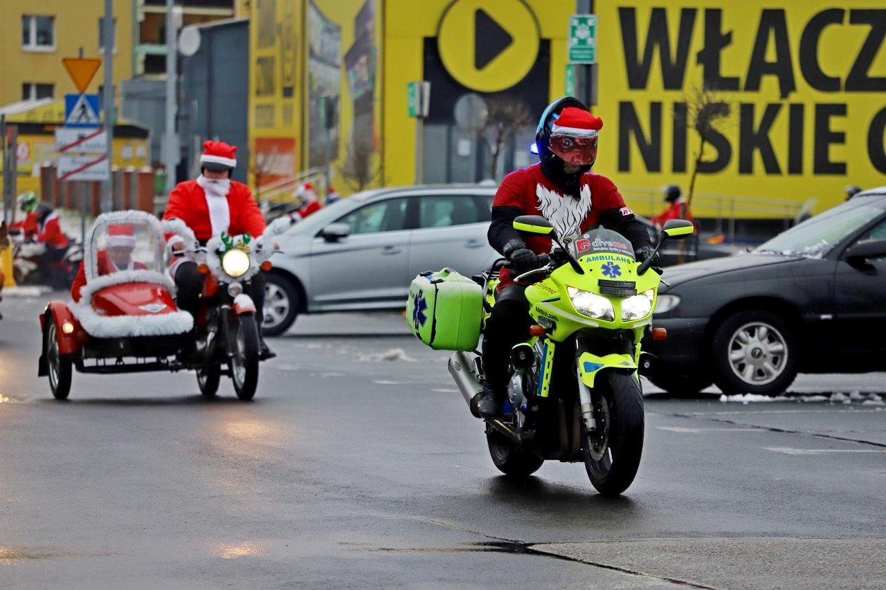 mikoaje-na-motocyklach-ku-uciesze-dzieci-101613
