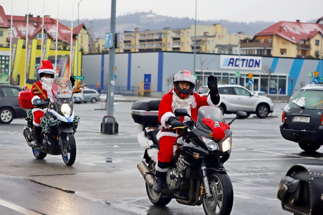 mikoaje-na-motocyklach-ku-uciesze-dzieci-101613