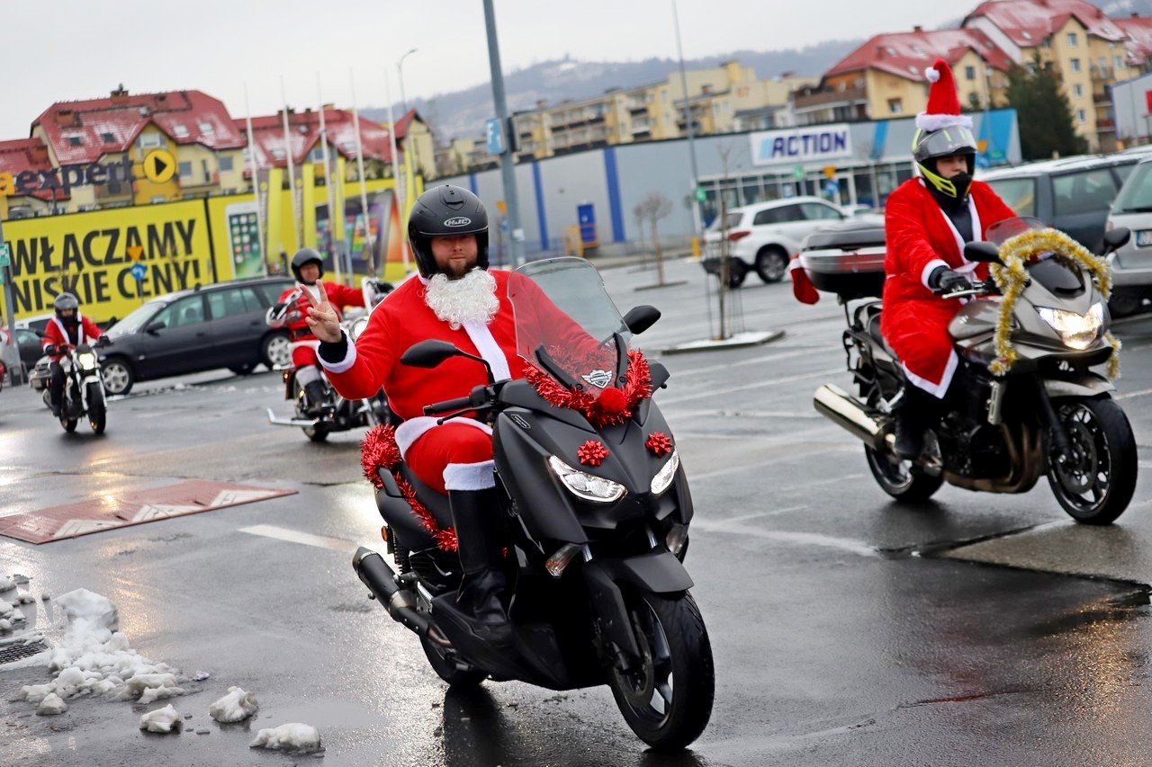 mikoaje-na-motocyklach-ku-uciesze-dzieci-101613