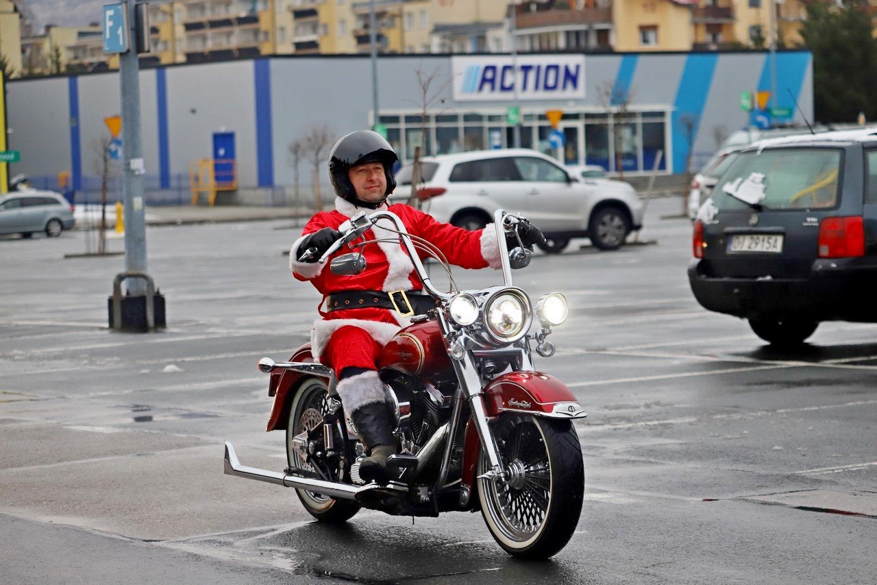 mikoaje-na-motocyklach-ku-uciesze-dzieci-101613