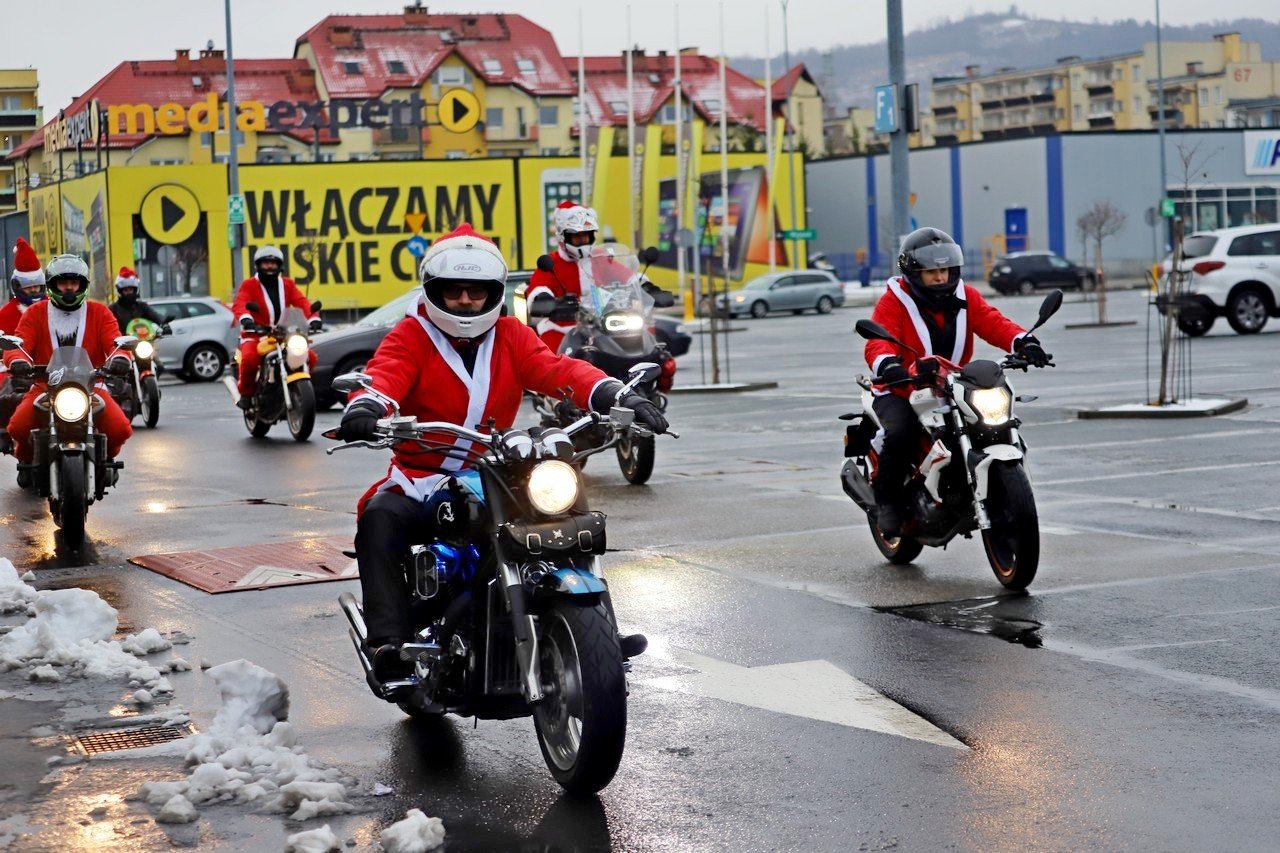 mikoaje-na-motocyklach-ku-uciesze-dzieci-101613
