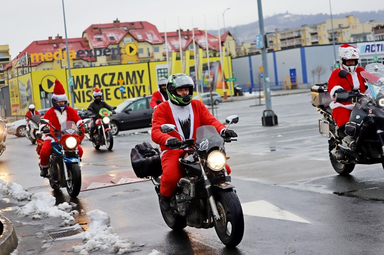 mikoaje-na-motocyklach-ku-uciesze-dzieci-101613