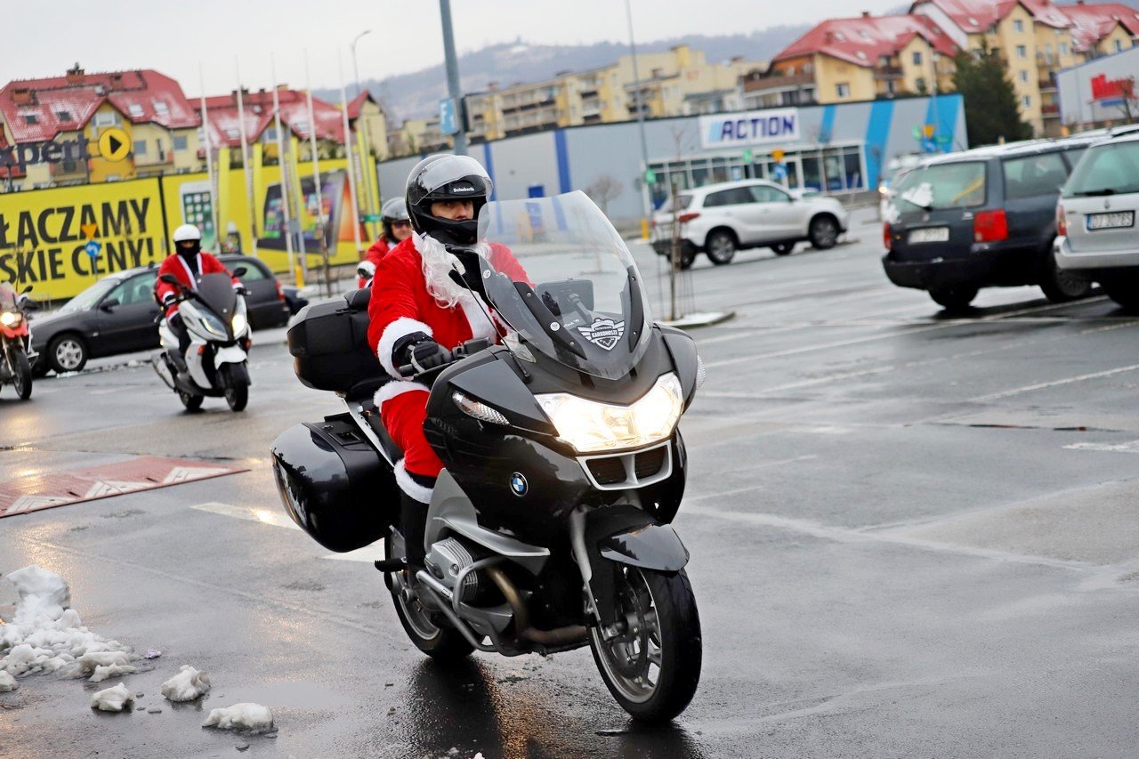 mikoaje-na-motocyklach-ku-uciesze-dzieci-101613
