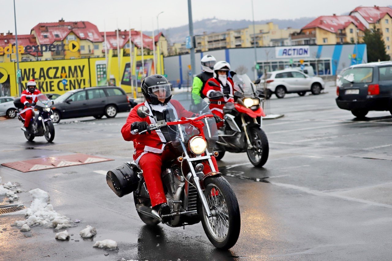 mikoaje-na-motocyklach-ku-uciesze-dzieci-101613