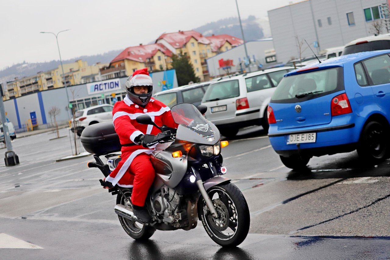 mikoaje-na-motocyklach-ku-uciesze-dzieci-101613