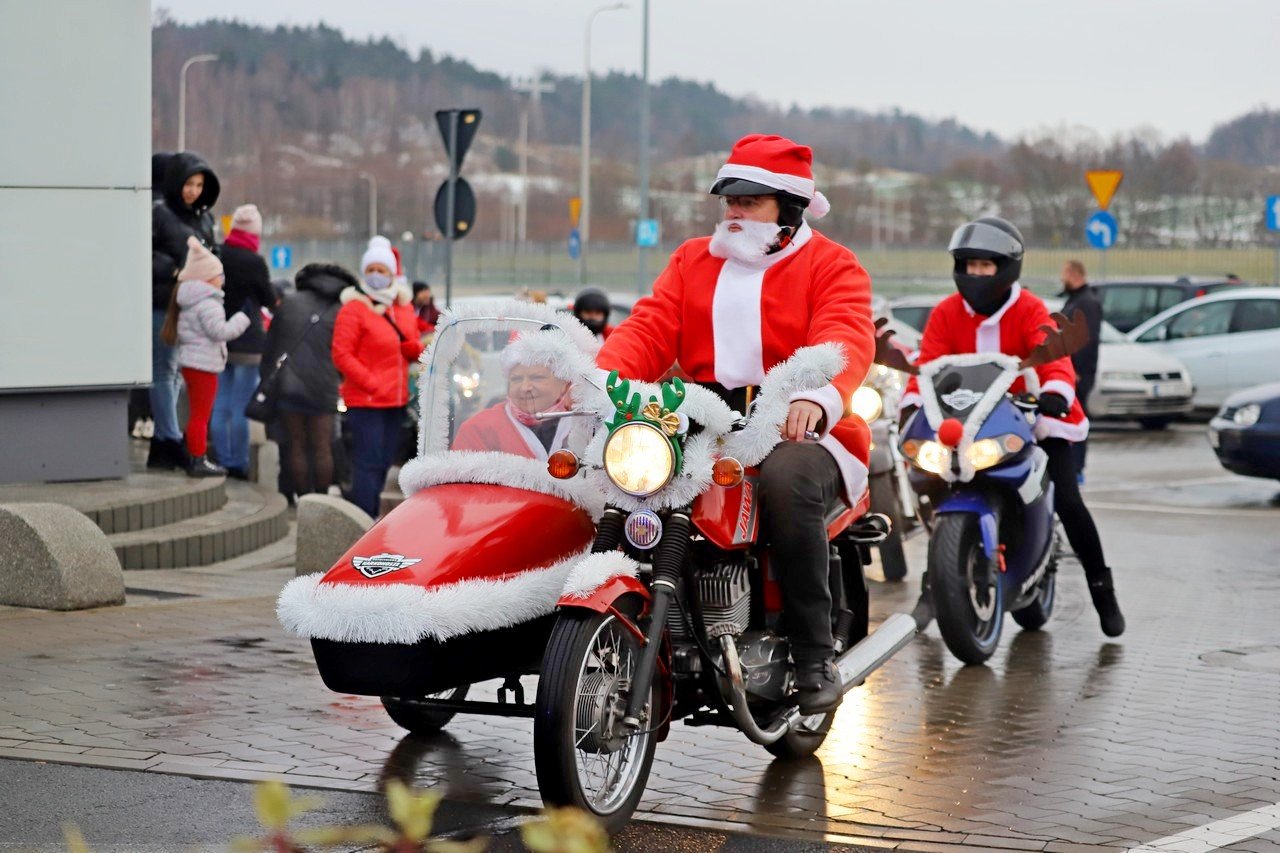 mikoaje-na-motocyklach-ku-uciesze-dzieci-101613