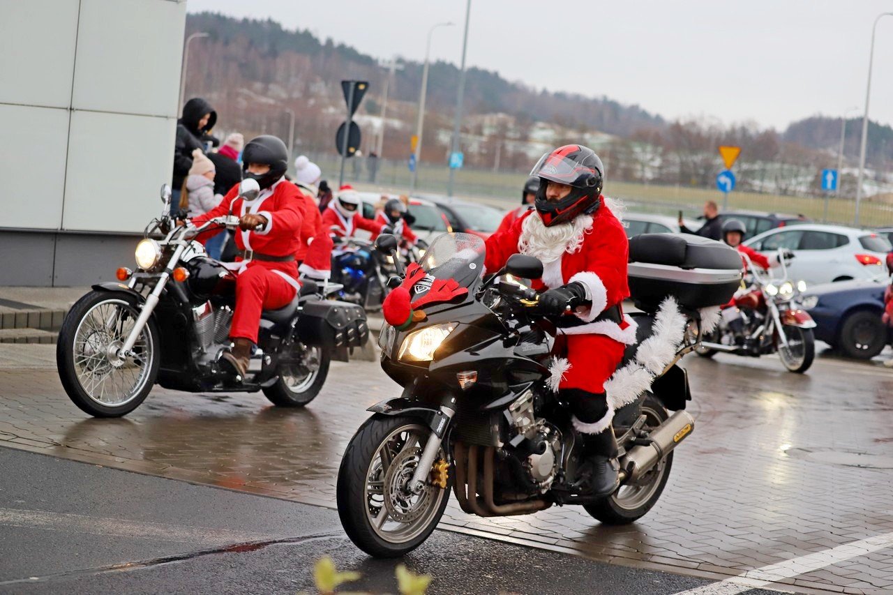 mikoaje-na-motocyklach-ku-uciesze-dzieci-101613