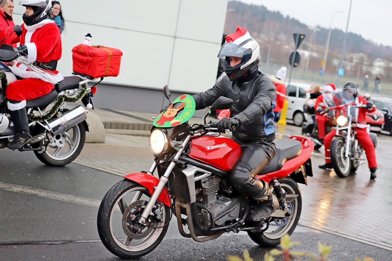 mikoaje-na-motocyklach-ku-uciesze-dzieci-101613