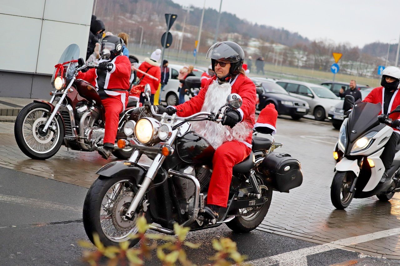 mikoaje-na-motocyklach-ku-uciesze-dzieci-101613