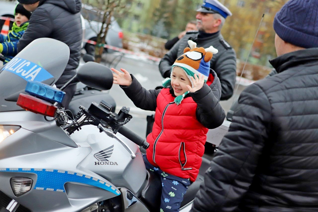 mikoaje-na-motocyklach-ku-uciesze-dzieci-101613