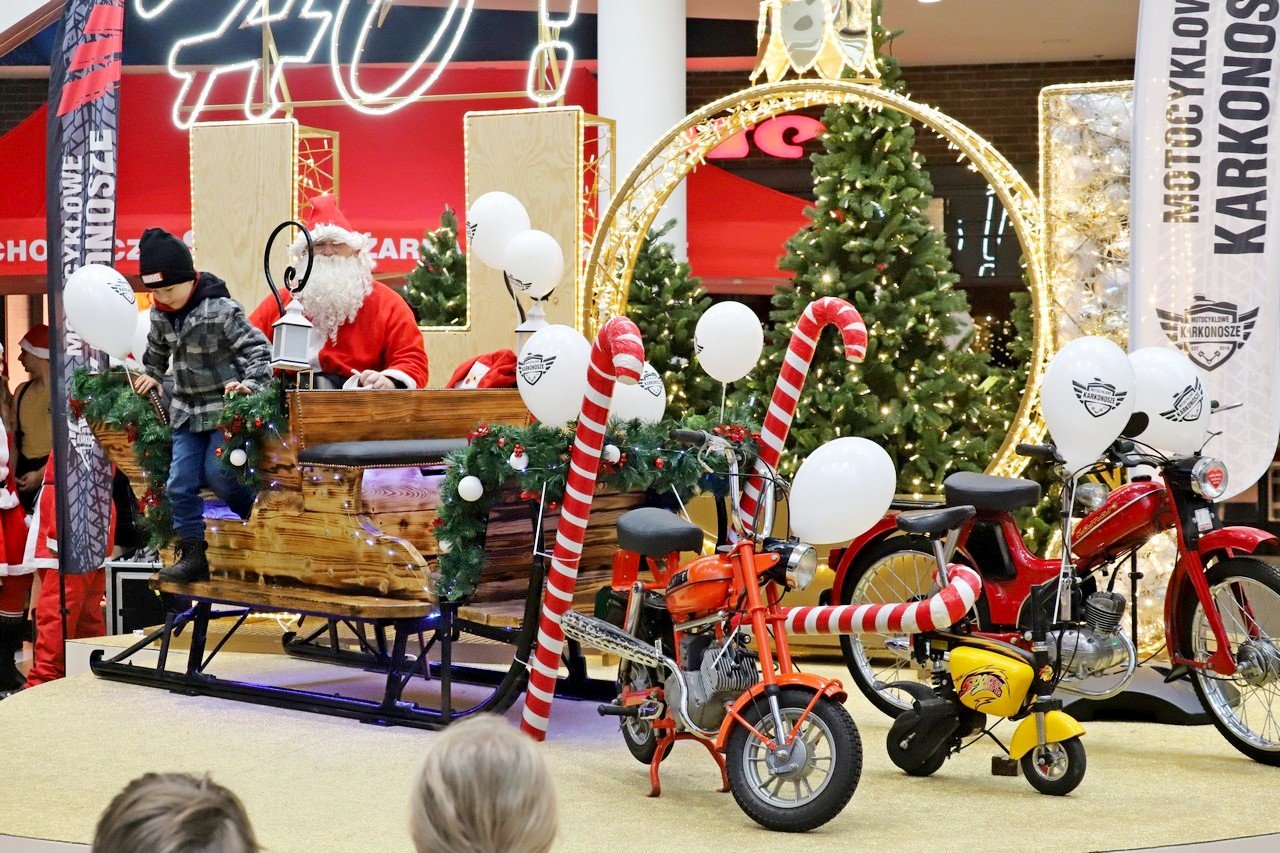 mikoaje-na-motocyklach-ku-uciesze-dzieci-101613