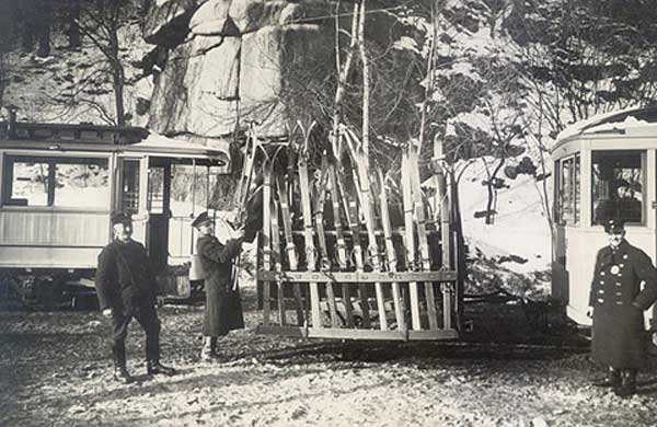Podobnie w przy nordische Blockhaus (pawilon Norweski w parku Norweskim).