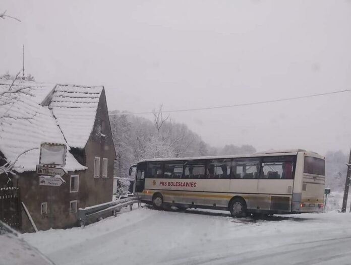 utkna-autobus-101715