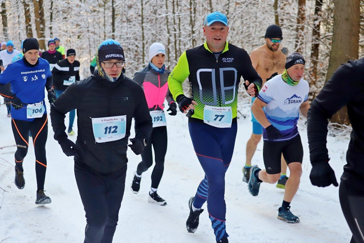 kropelka-run-w-pieknej-zimowej-scenerii-101752