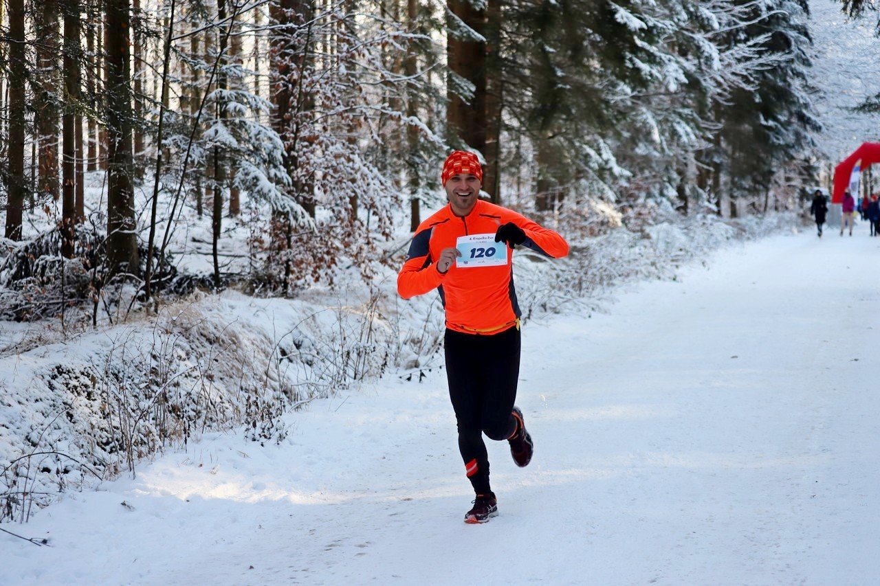kropelka-run-w-pieknej-zimowej-scenerii-101752