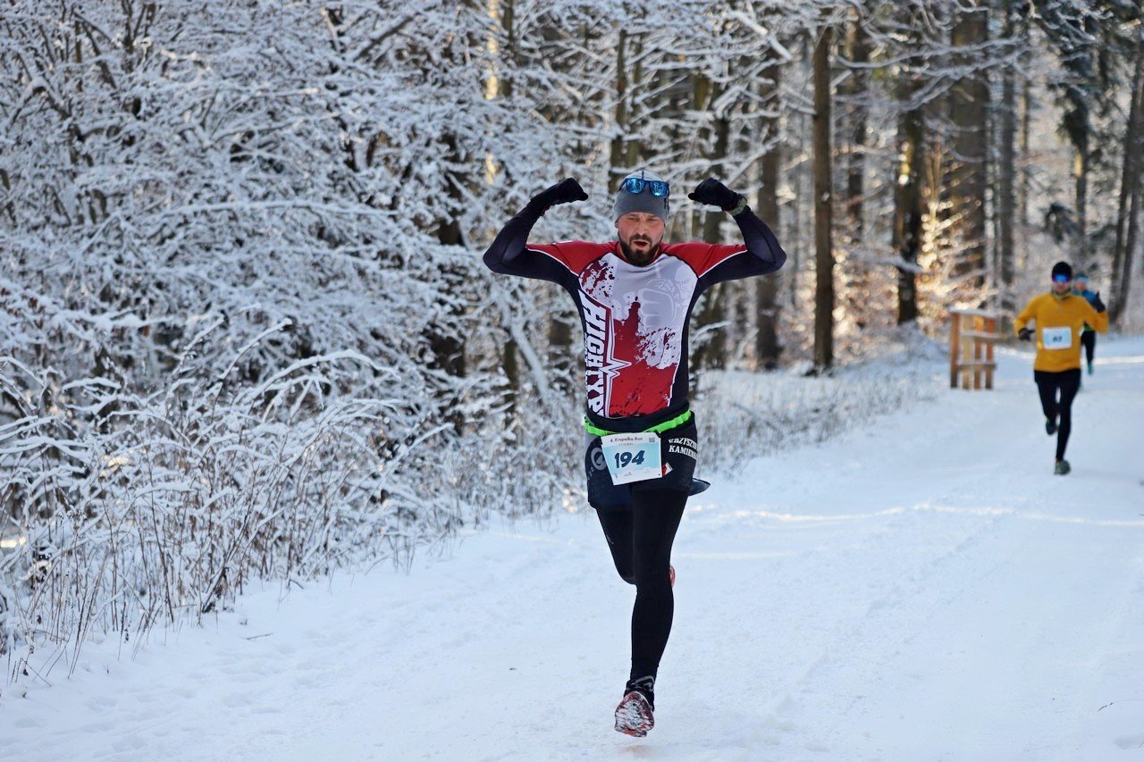 kropelka-run-w-pieknej-zimowej-scenerii-101752