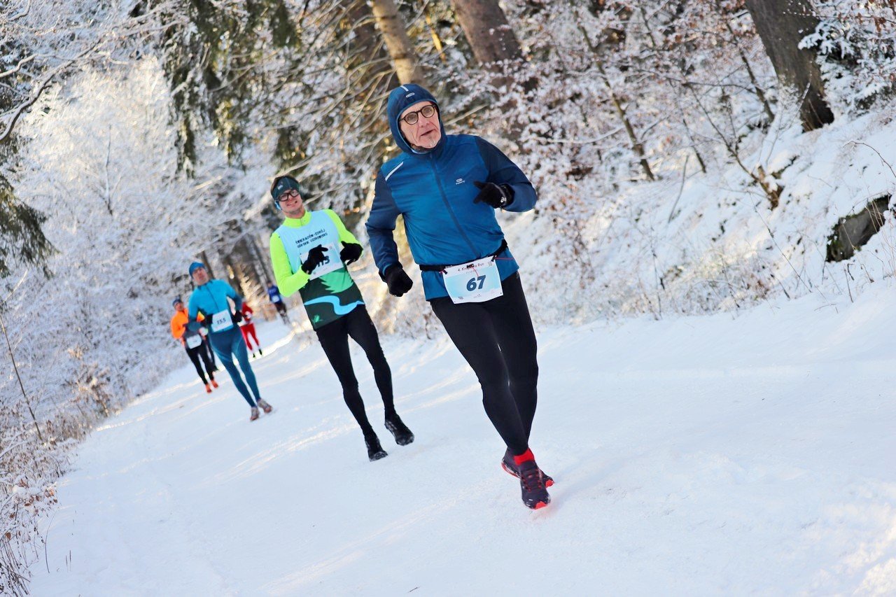kropelka-run-w-pieknej-zimowej-scenerii-101752