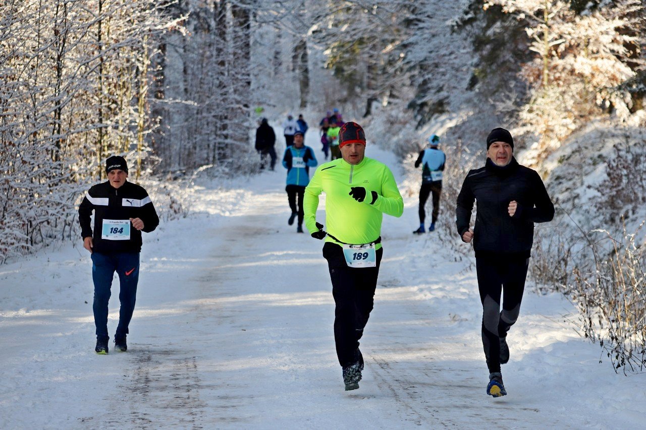 kropelka-run-w-pieknej-zimowej-scenerii-101752