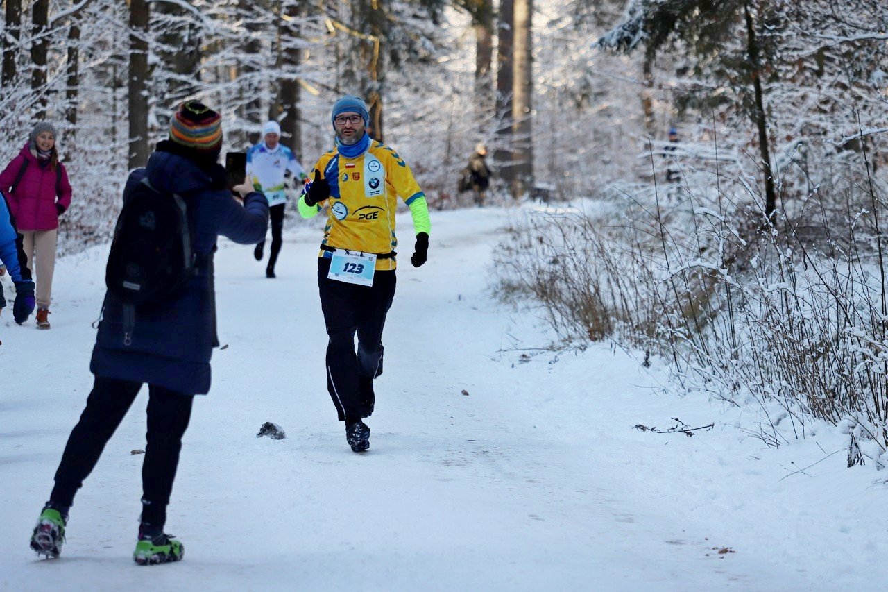 kropelka-run-w-pieknej-zimowej-scenerii-101752