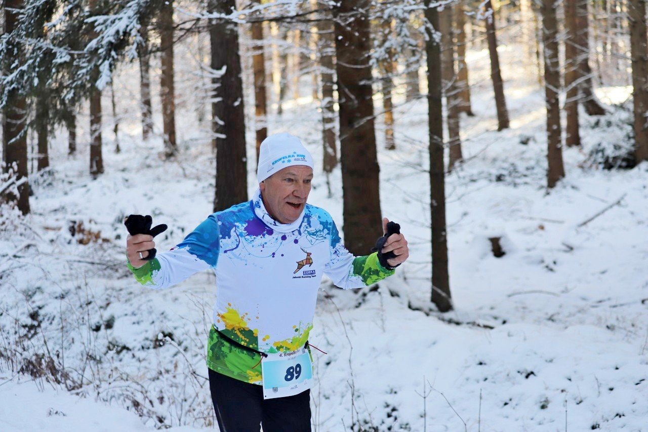 kropelka-run-w-pieknej-zimowej-scenerii-101752