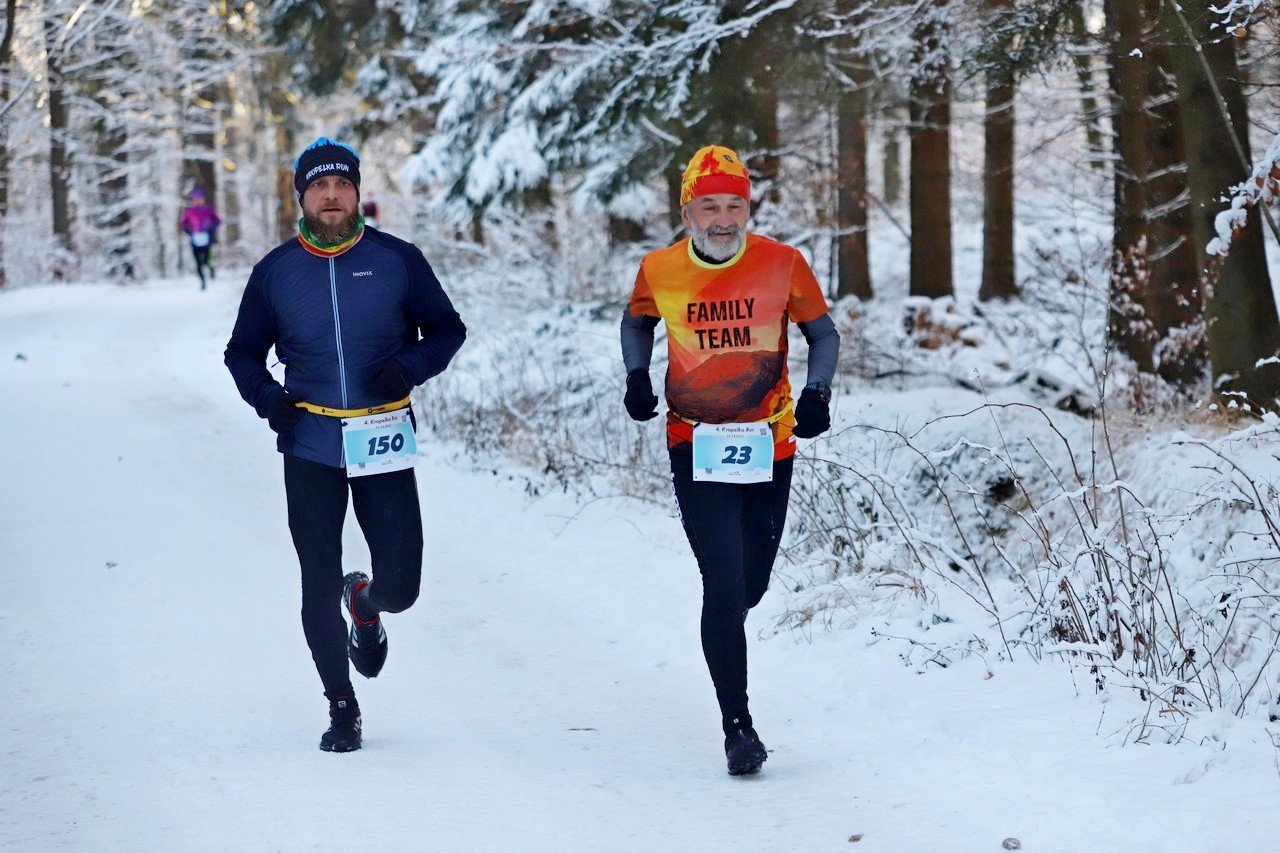 kropelka-run-w-pieknej-zimowej-scenerii-101752