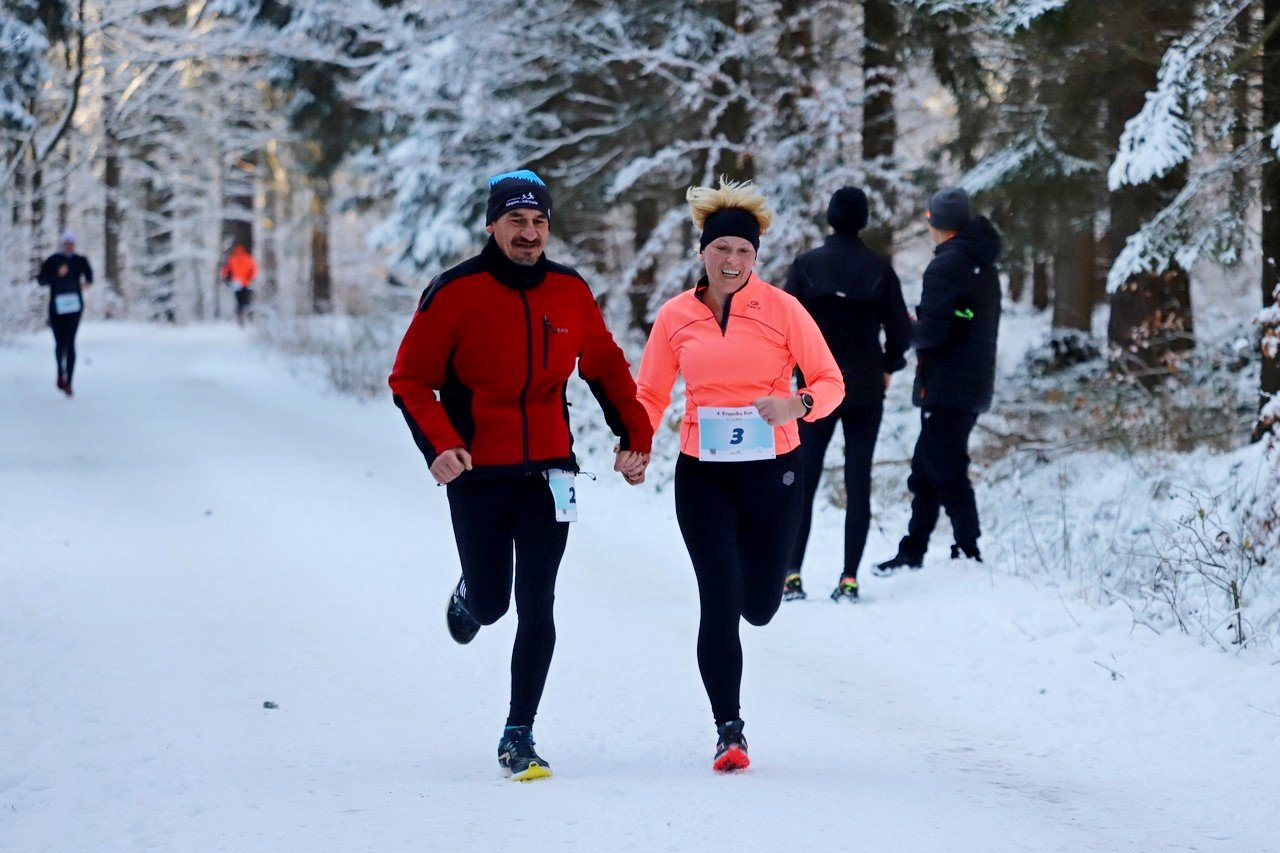 kropelka-run-w-pieknej-zimowej-scenerii-101752