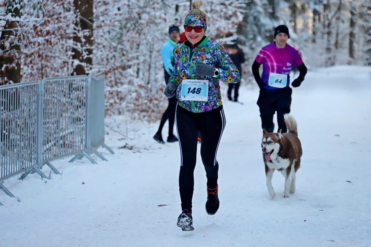 kropelka-run-w-pieknej-zimowej-scenerii-101752