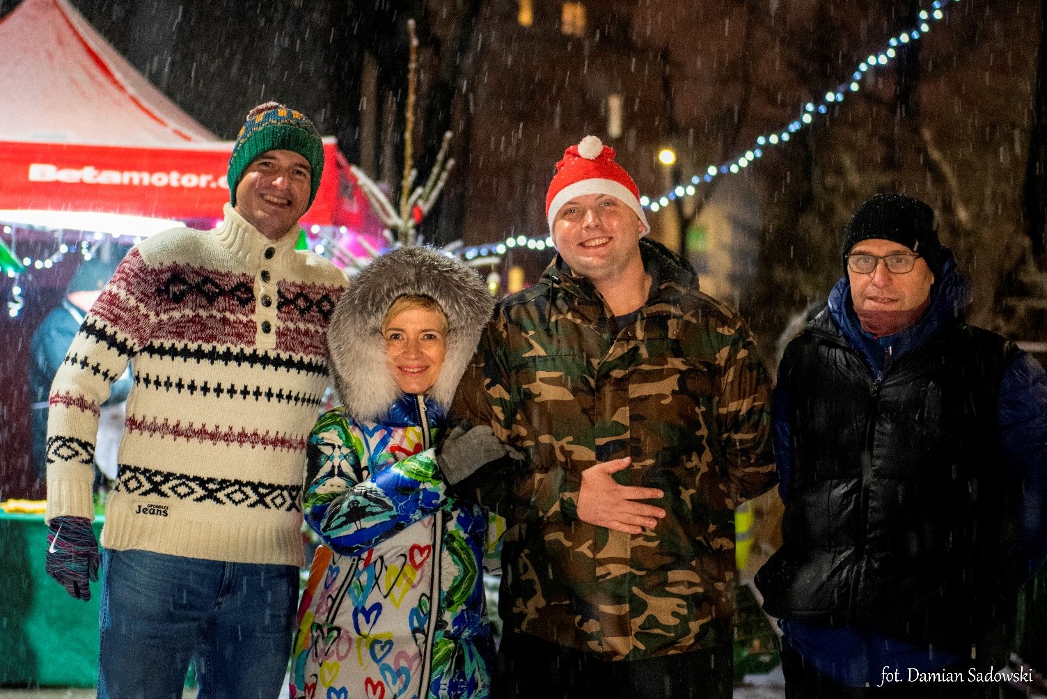 kiermasz-ciast-i-ozdob-swiatecznych-w-sp-2-101856