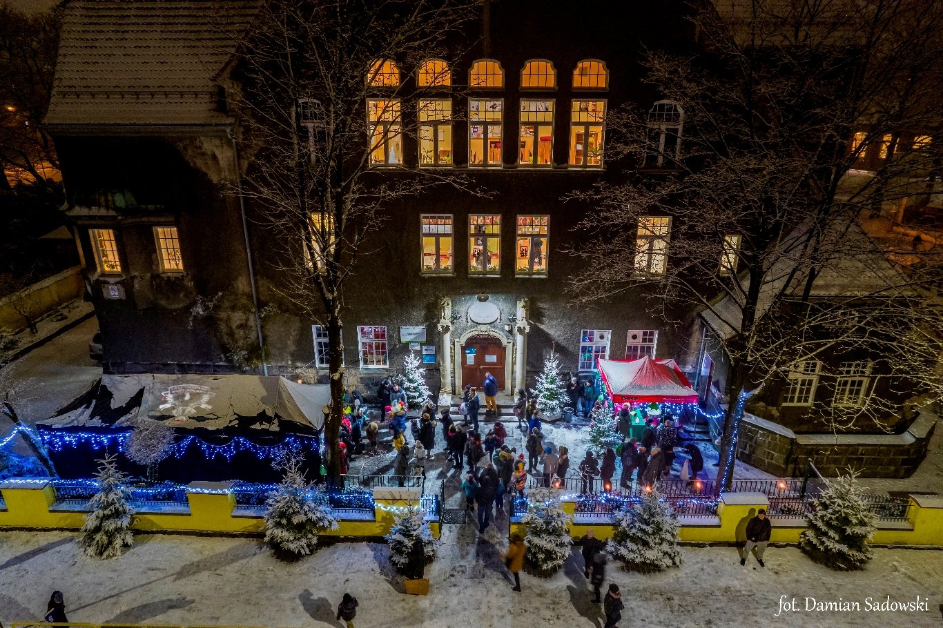 kiermasz-ciast-i-ozdob-swiatecznych-w-sp-2-101856