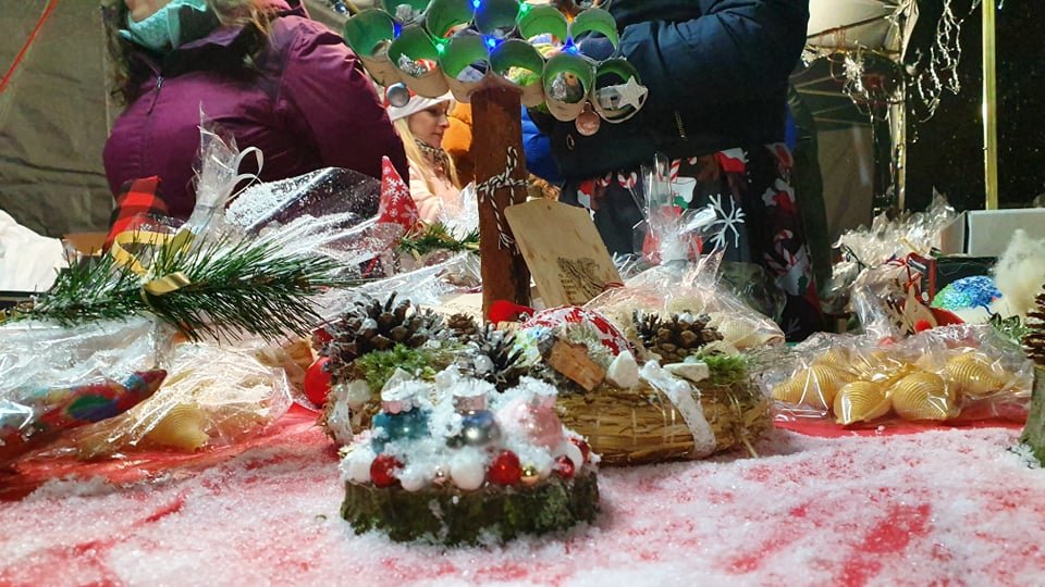 kiermasz-ciast-i-ozdob-swiatecznych-w-sp-2-101856
