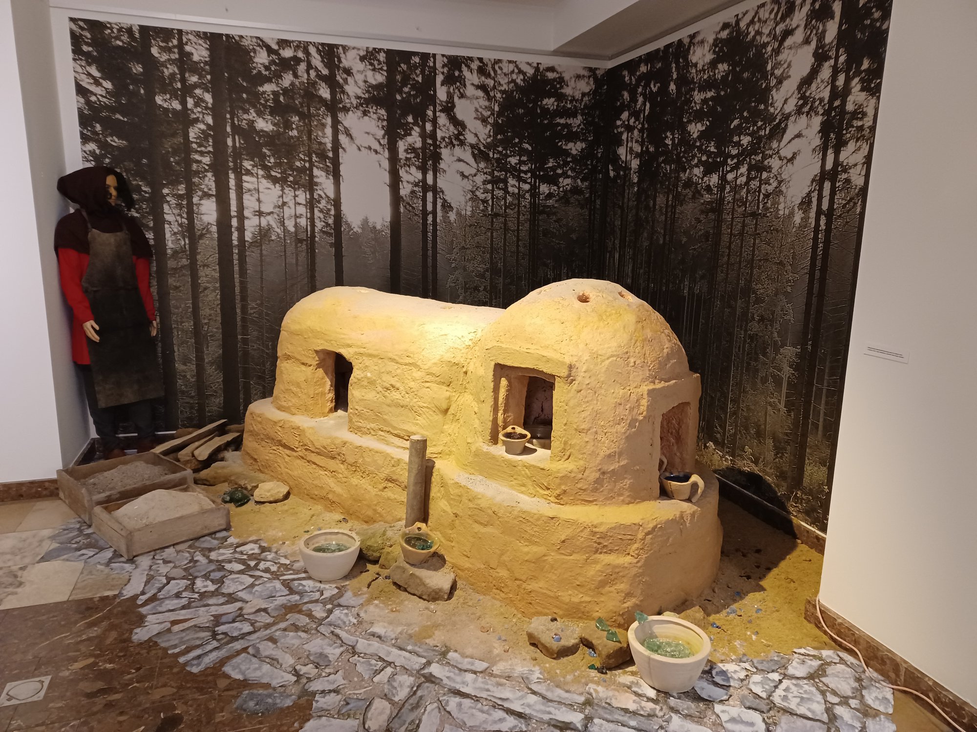 przewodnicy-sudeccy-w-muzeum-karkonoskim-101890