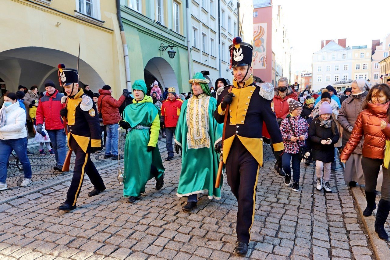 orszak-przeszed-ulicami-jeleniej-gory-102334
