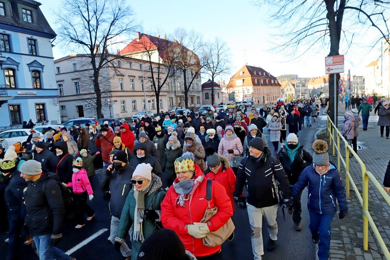 orszak-przeszed-ulicami-jeleniej-gory-102334