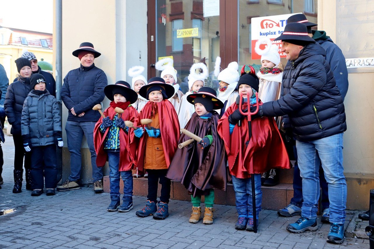 orszak-przeszed-ulicami-jeleniej-gory-102334