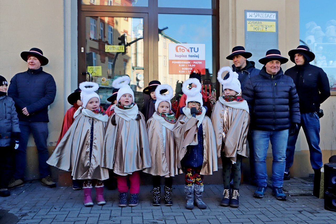 orszak-przeszed-ulicami-jeleniej-gory-102334