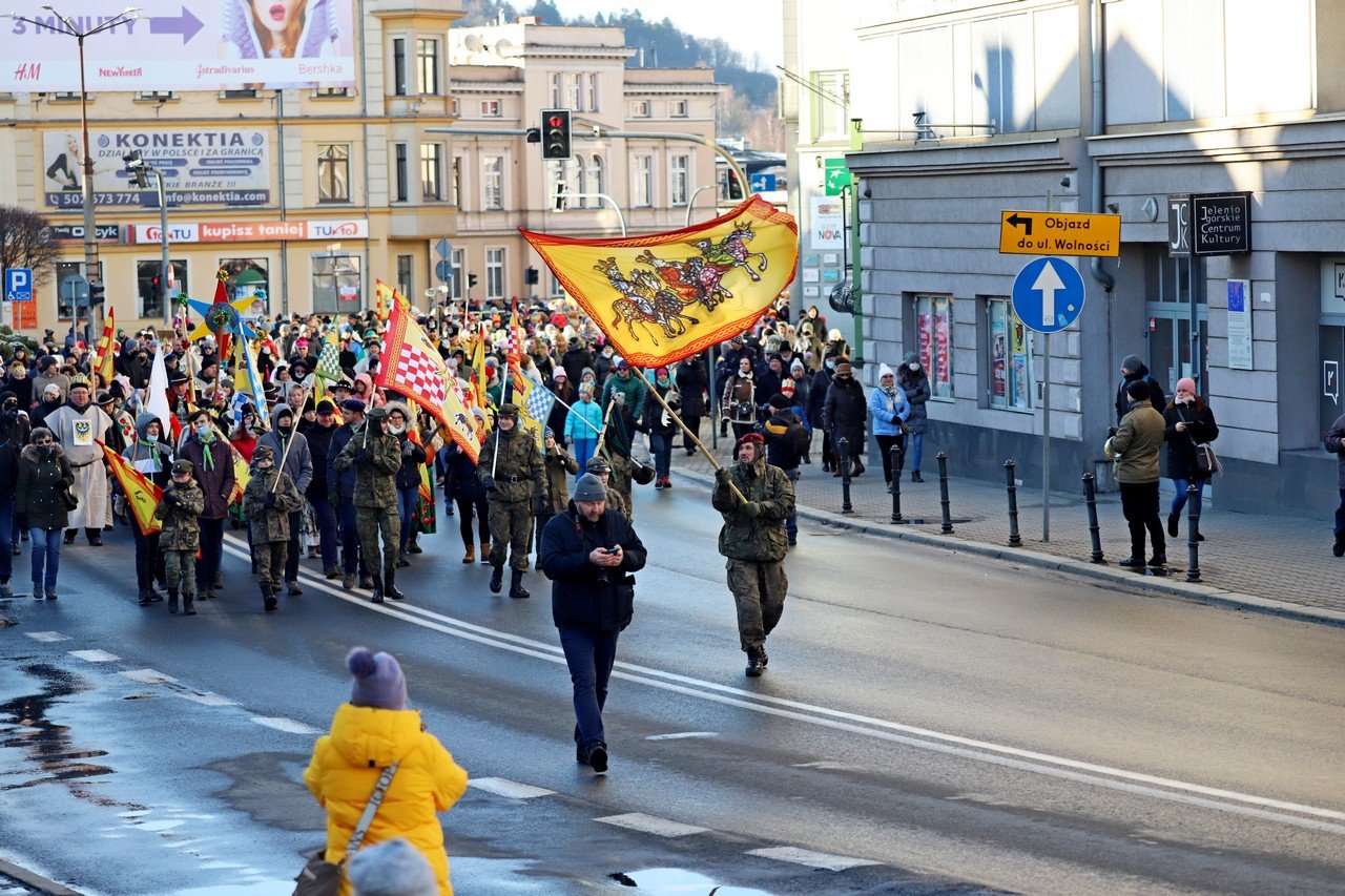 orszak-przeszed-ulicami-jeleniej-gory-102334